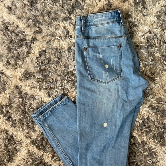 Mid Rise Mom Jeans - Picture 3 of 3